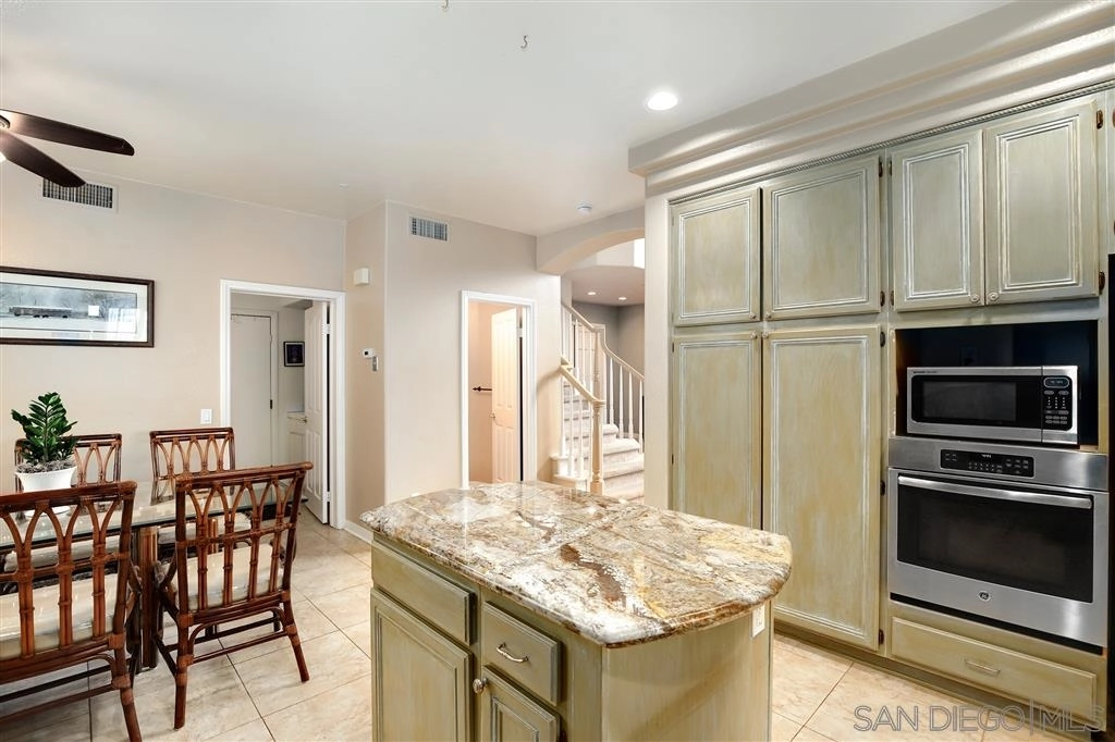 Photo of 2530 Valley View Gln