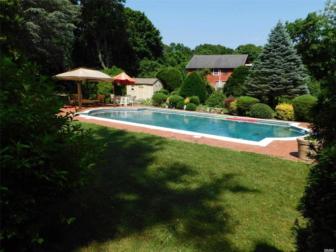 Pool at 677 Middle Road