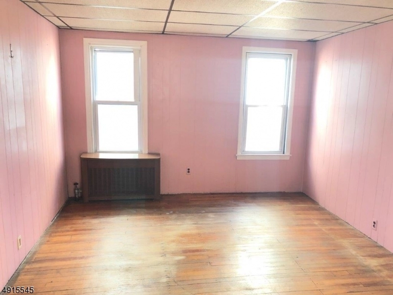 Empty Room at 577 NEWARK AVE