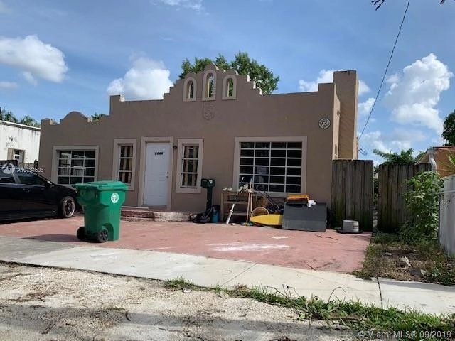 Photo of 3446 NW 15th St