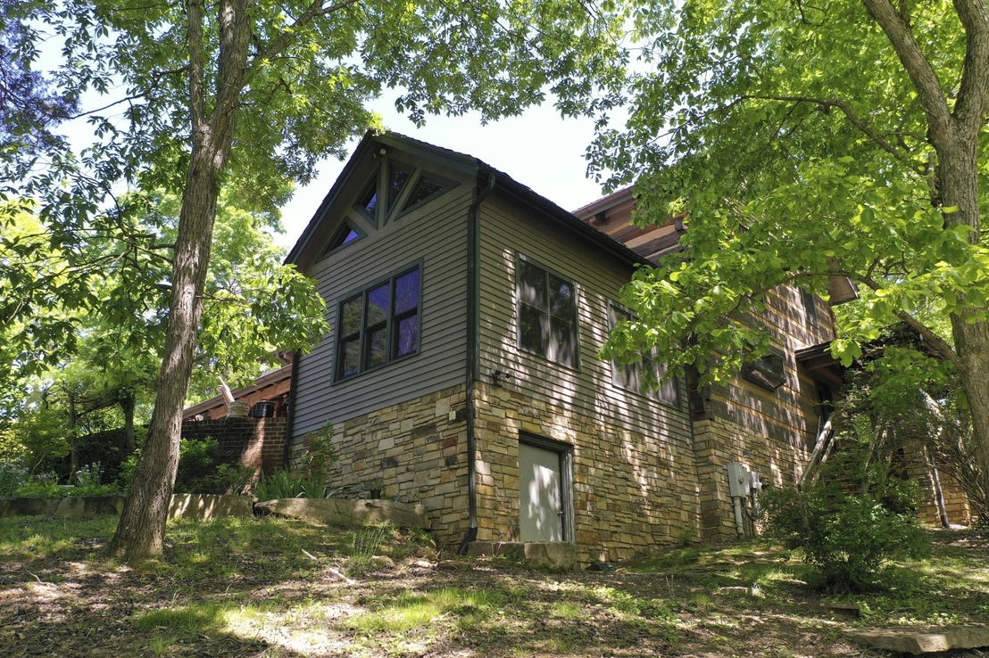 Photo of 1493 Chestnut Hill Road