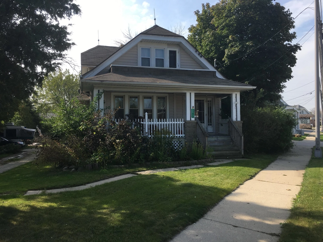 Photo of 6617 W Forest Home Ave