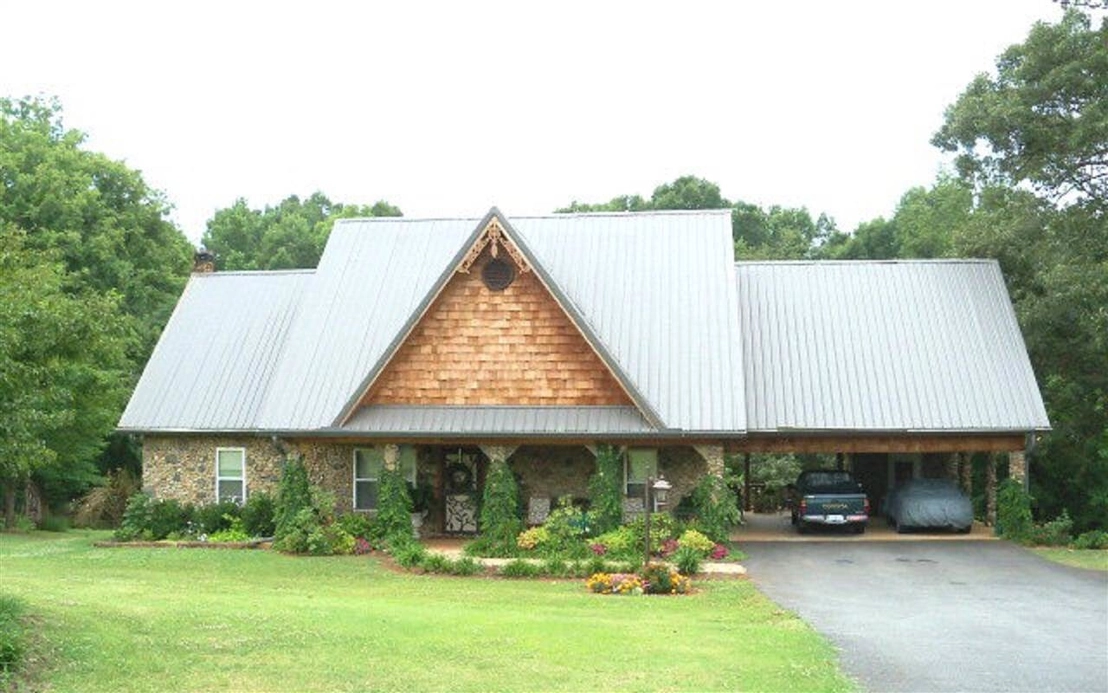 Photo of 642 Whitaker Road