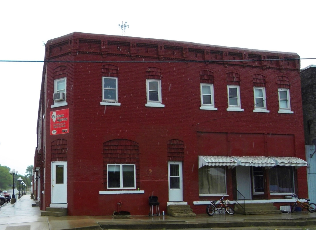 Photo of 102 South Center Street