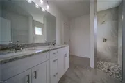 Thumbnail Photo of 828 Downer AVE S