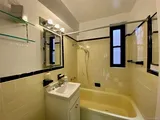 Thumbnail Bathroom at Unit E34 at 70 Park Terrace W