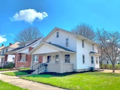 130 W 11th St, Dover, OH