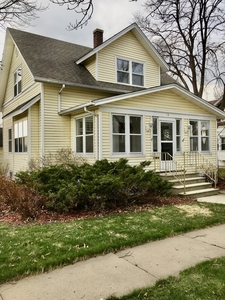 114 S Maple St, Watertown, WI