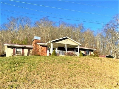 1628 Roots Branch Rd, Manchester, KY