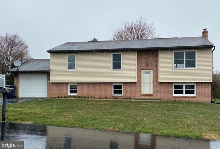 7 Northgate Ave, Myerstown, PA