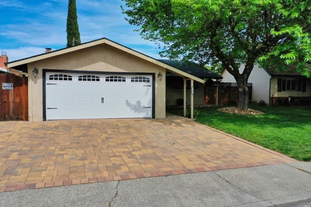 112 Tahoe Dr, Vacaville, CA