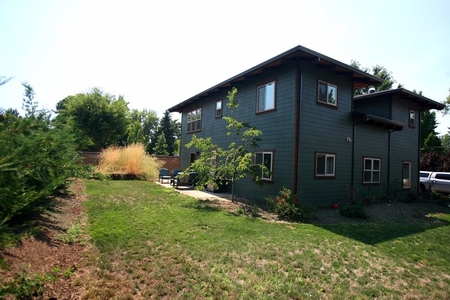 2646 Table Rock Rd, Medford, OR