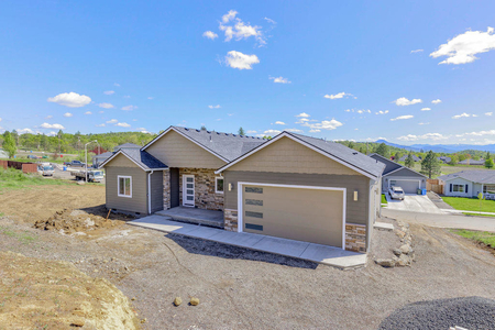 1043 Ruby Meadows Dr, Eagle Point, OR