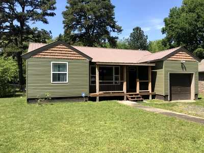 228 W Circle Dr, Russellville, AR