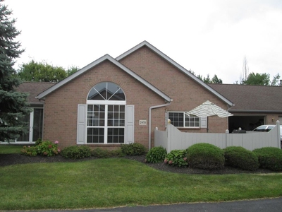 2455 Meadow Glade Dr, Hilliard, OH