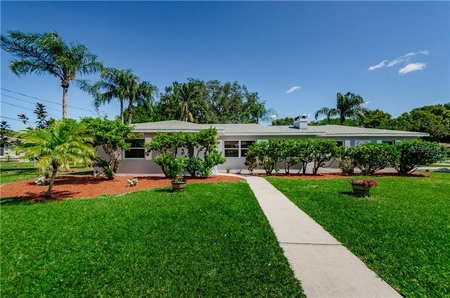 1810 Star Dr, Clearwater, FL