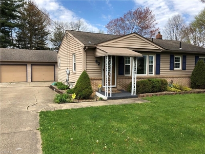 62 Woodland Dr, New Middletown, OH
