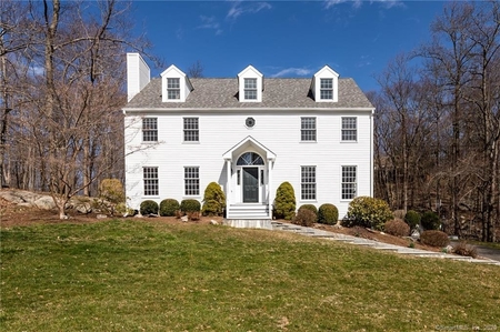 69 Indian Cave Rd, Ridgefield, CT
