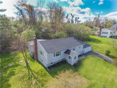 16 Drover Rd, Brookfield, CT