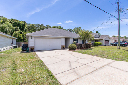 82 Stowe Rd, Mary Esther, FL