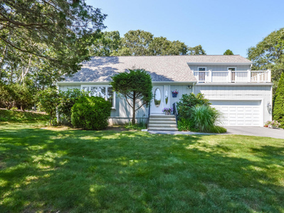 39 Inkberry Ln, North Falmouth, MA