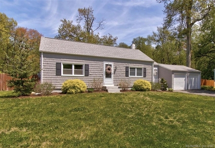 1246 Blue Hills Ave, Bloomfield, CT