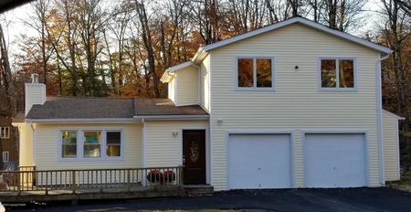 2595 Waterfront Dr, Tobyhanna, PA