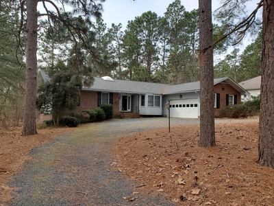 116 Pinecone Ct, West End, NC