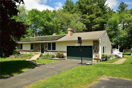 9 Robbie Rd, Tolland, CT