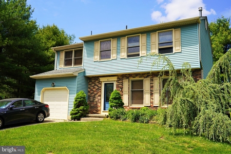 42 Crescent Hollow Dr, Sewell, NJ