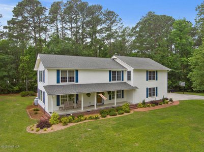 104 Clearwater Ln, Richlands, NC