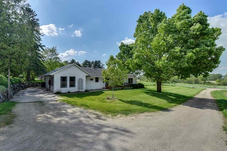 2173 Nora Rd, Cottage Grove, WI
