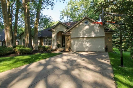 359 N Royal Troon Dr, North Sioux City, SD