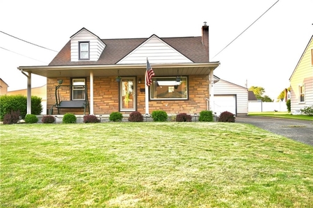 229 Renee Dr, Struthers, OH