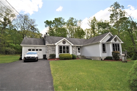 2374 Beartown Rd, Canadensis, PA