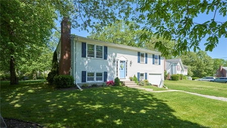 155 Fawn Hill Dr, Westbrook, CT