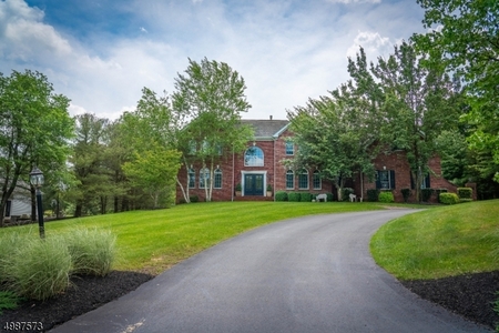 3 Sunnyfield Dr, Annandale, NJ