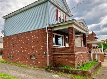 407 Clinton St, Martins Ferry, OH