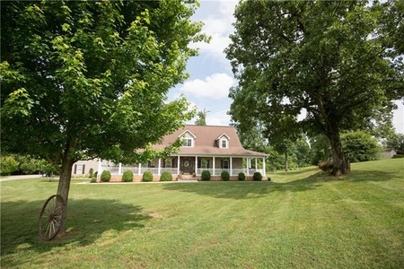 620 Stable Brook Ln, Taylorsville, NC