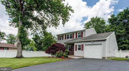 625 Parmentier Rd, Warminster, PA