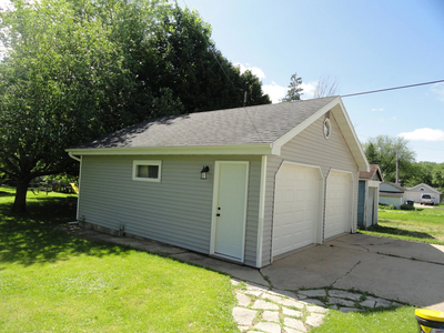 407 S Lincoln Ave, Beaver Dam, WI