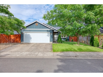 2011 S 58th St, Springfield, OR
