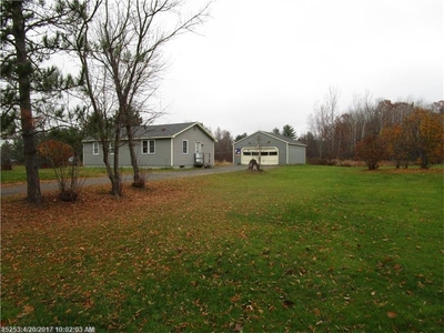 81 Old County Rd, West Enfield, ME