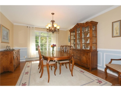 3077 Ferncrest Dr, Yorktown Heights, NY