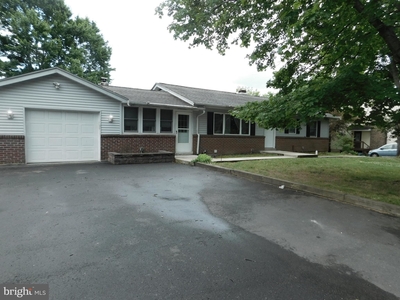 360 Maple Ave, Collegeville, PA