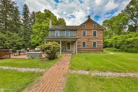 25 Old Mill Rd, Barto, PA
