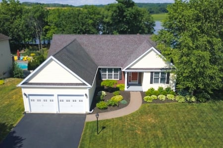 28 Towpath Ln, Waterford, NY