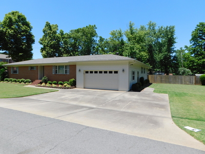 3006 W 2nd Dr, Russellville, AR