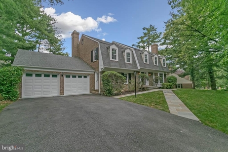 7508 Pepperell Dr, Bethesda, MD