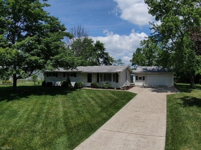 1967 Summers Ave, Streetsboro, OH